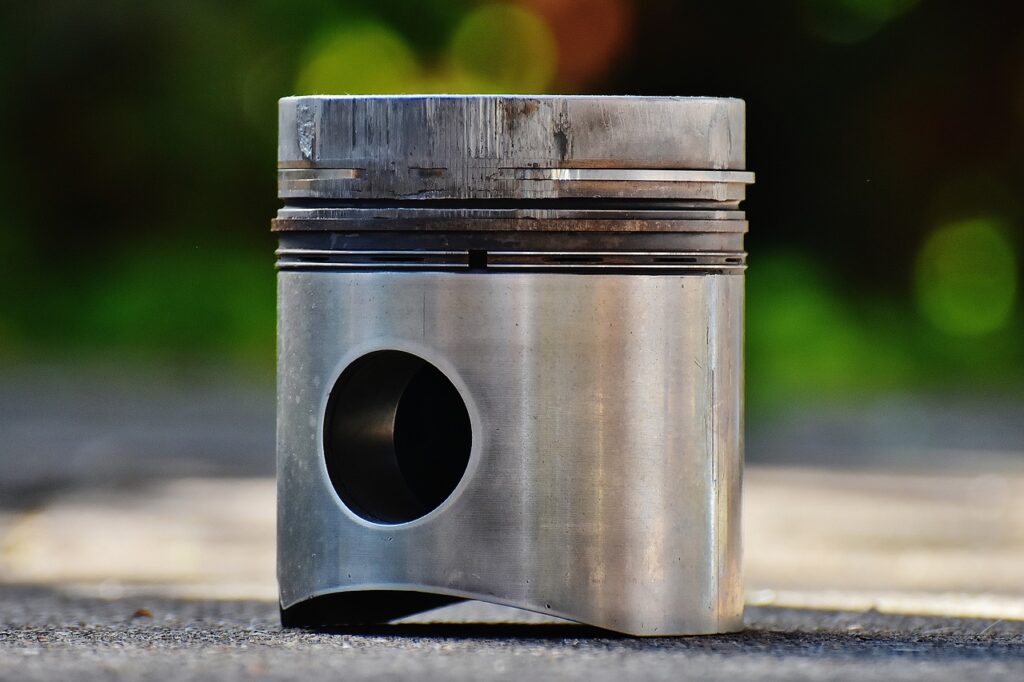 truck piston, engine piston, piston seizure-1662538.jpg